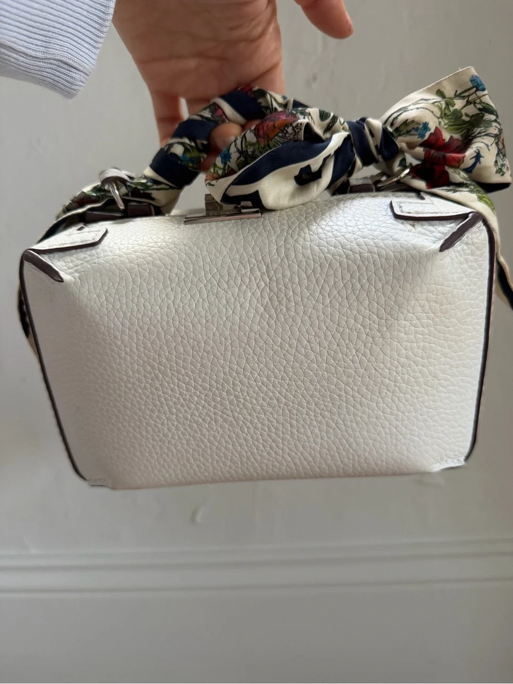 Moreau Paris White Leather Top-Handle Chancelière Trunk Bag